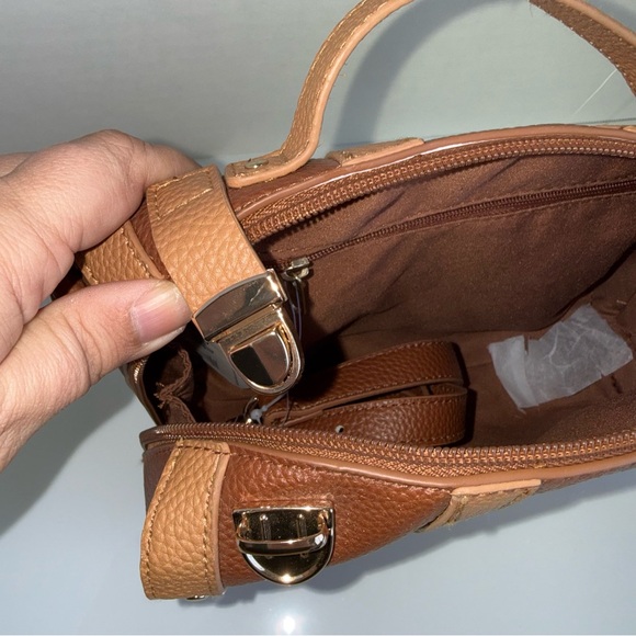 NWT HARRY POTTER Hogwarts school trunk crossbody cosplay fandom purse - Picture 2 of 7